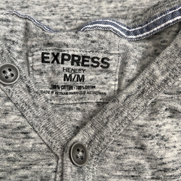 Express boys gray short sleeve shirt size M NWOT - Picture 3 of 3